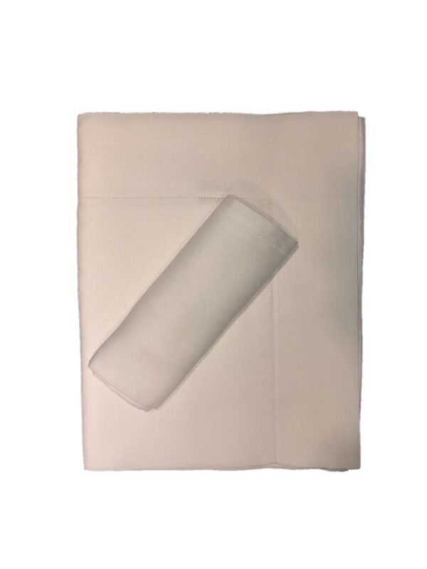 Tovaglia in puro lino con tovaglioli di Matafora Tessili