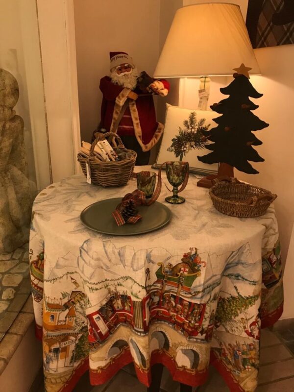 Tovaglia Natale Christmas Exspress di Tessitura Toscana Telerie